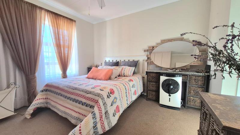 3 Bedroom Property for Sale in Fraaiuitsig Western Cape